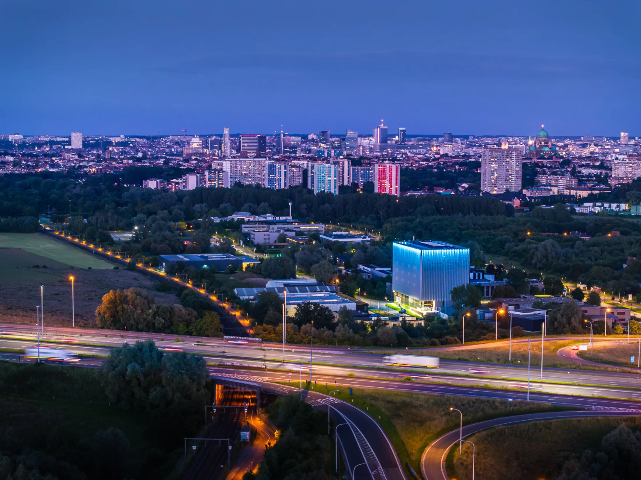 Penta infra bru01 ext night